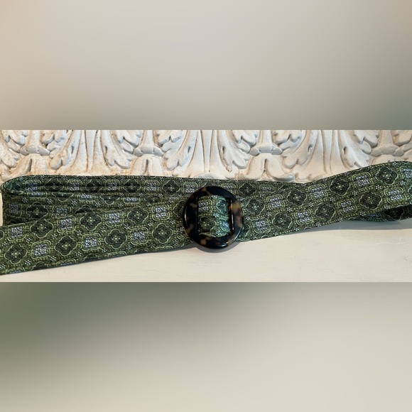 J Crew Silk Foulard Stitched Belt with Tortoise Buckle, 100% Silk, Size S/M - Picture 2 of 4